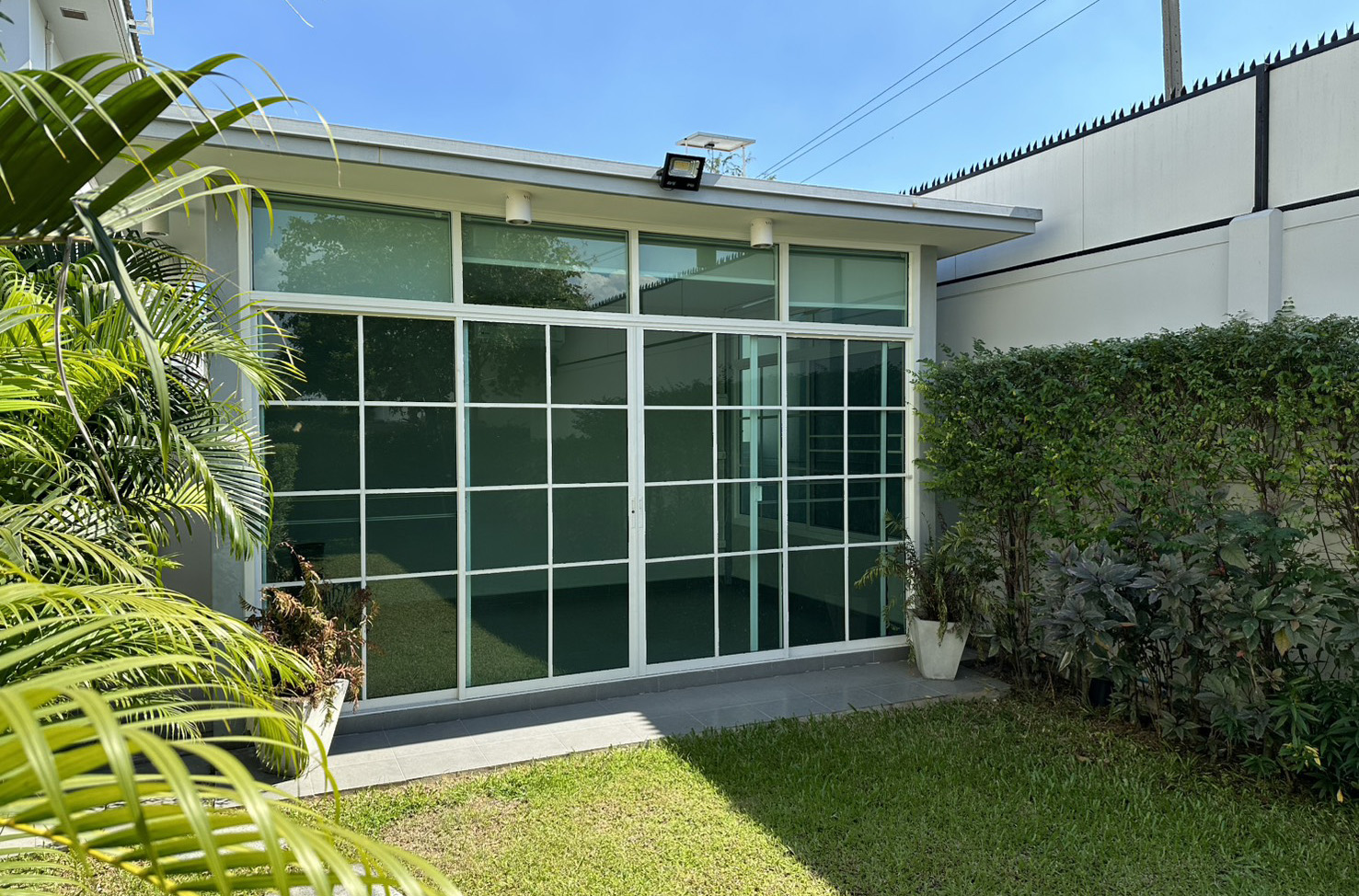 House with Shared Pool in Bangnatrad 